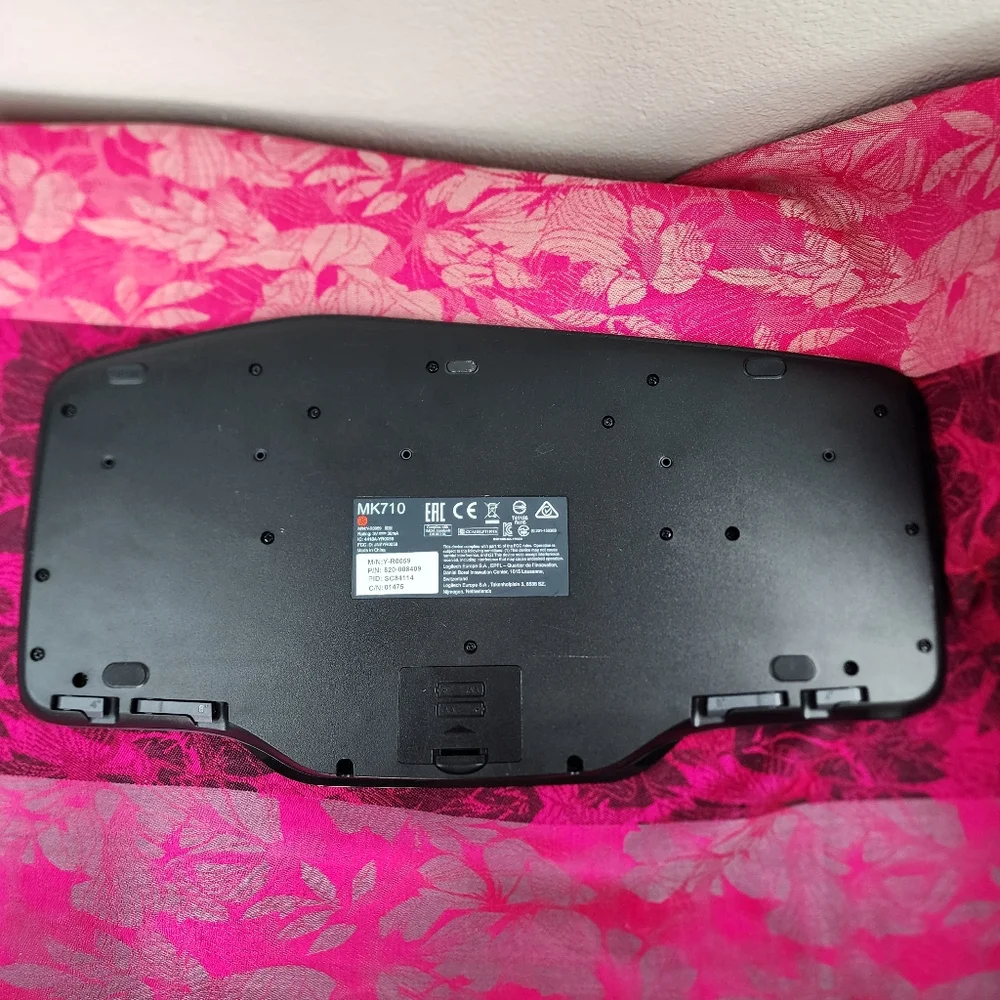 Logitech MK710 Wireless Keyboard Without Unifying Dongle. EUC.
